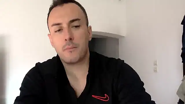 Snapshot of mainnrd chatting on October 8, 10:46 am mainnrd online show from October 8, 10:46 am