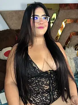 naatashamendozaa online show from February 21, 7:26 pm