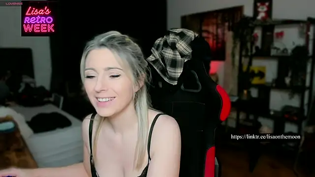 Lisaonthemoon online show from February 25, 8:09 pm