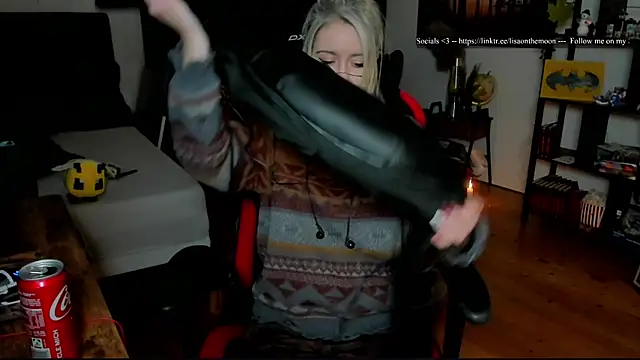 Lisaonthemoon online show from November 27, 8:22 pm