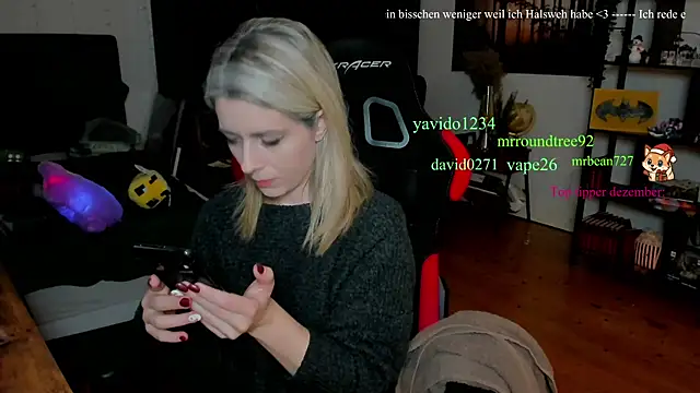 Lisaonthemoon online show from December 14, 6:34 pm