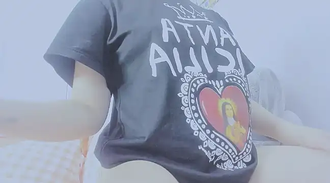 Snapshot of Linh_diudang chatting on February 11, 4:01 am Linh diudang online show from February 11, 4:01 am