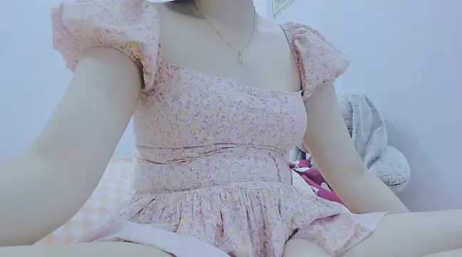 Snapshot of Linh_diudang chatting on February 13, 2:42 pm Linh diudang online show from February 13, 2:42 pm