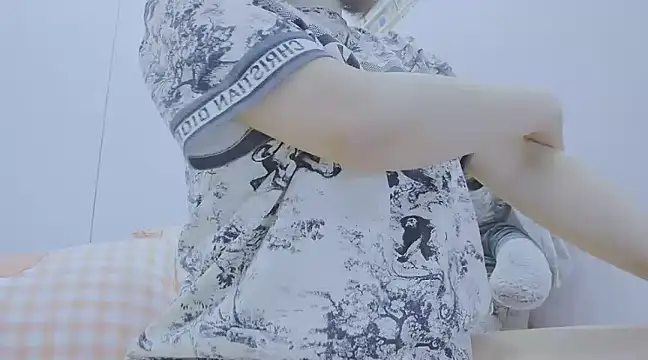 Snapshot of Linh_diudang chatting on March 19, 1:51 pm Linh diudang online show from March 19, 1:51 pm