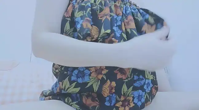 Snapshot of Linh_diudang chatting on March 22, 1:52 pm Linh diudang online show from March 22, 1:52 pm