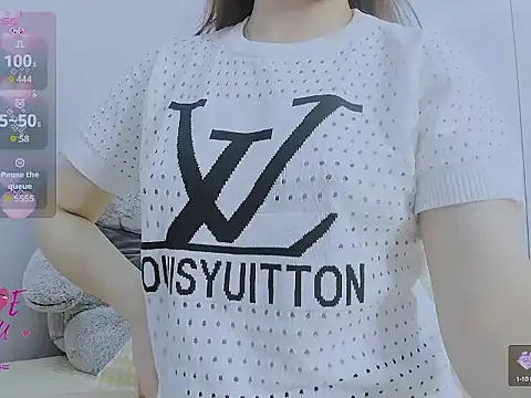 Snapshot of Linh_diudang chatting on October 19, 2:34 am Linh diudang online show from October 19, 2:34 am