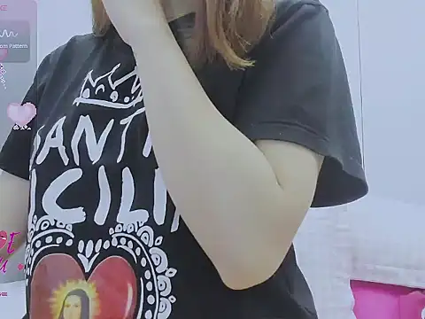 Snapshot of Linh_diudang chatting on October 21, 1:45 pm Linh diudang online show from October 21, 1:45 pm