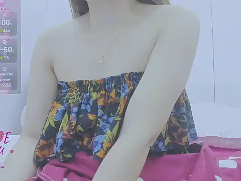 Snapshot of Linh_diudang chatting on October 22, 2:39 pm Linh diudang online show from October 22, 2:39 pm