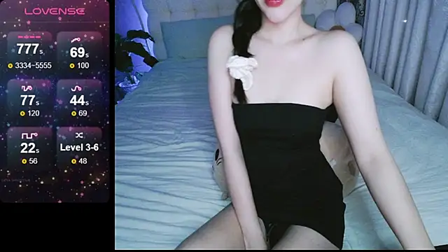 Snapshot of _Viviann_ chatting on December 10, 4:06 pm  Viviann  online show from December 10, 4:06 pm