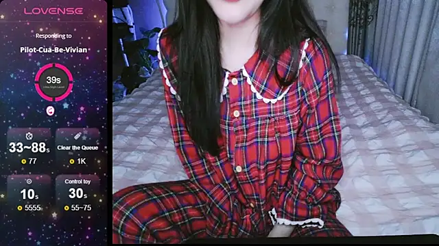 Snapshot of _Viviann_ chatting on December 23, 7:52 pm  Viviann  online show from December 23, 7:52 pm