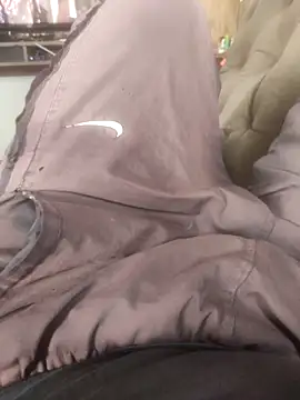 Snapshot of dredre1069 chatting on November 6, 6:20 pm dredre1069 online show from November 6, 6:20 pm