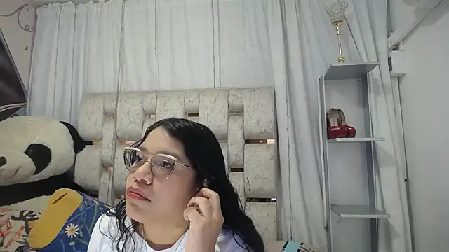 KEYRA-MILLER- online show from March 10, 2:05 am