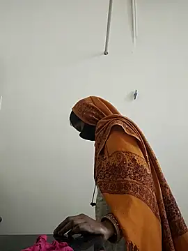 Snapshot of RADHA95 chatting on March 18, 2:36 am RADHA95 online show from March 18, 2:36 am