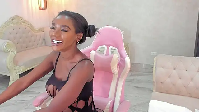 Snapshot of shantallknowless chatting on July 5, 6:26 pm shantallknowless online show from July 5, 6:26 pm