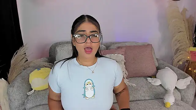 GabyRhodes online show from November 8, 6:40 pm