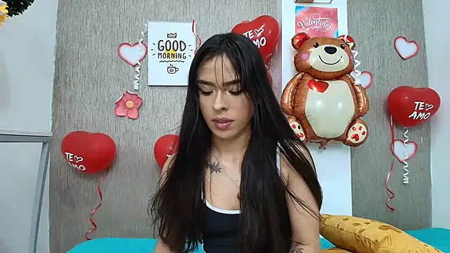 Cloeandtyfanny online show from February 16, 2:42 am