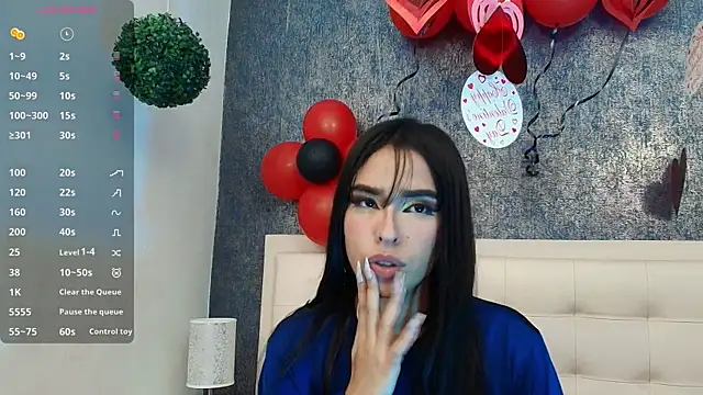 Cloeandtyfanny online show from February 17, 1:35 am