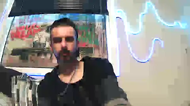 Snapshot of Joshedm780 chatting on May 28, 2:03 pm Joshedm780 online show from May 28, 2:03 pm