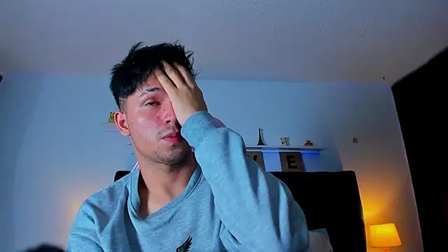 Issac james  online show from October 15, 4:23 am