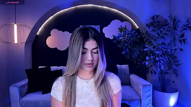 PaulinaSantos  online show from March 1, 7:04 pm