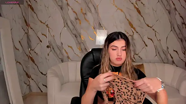 PaulinaSantos  online show from March 3, 7:17 pm