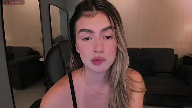 PaulinaSantos  online show from March 9, 5:17 pm