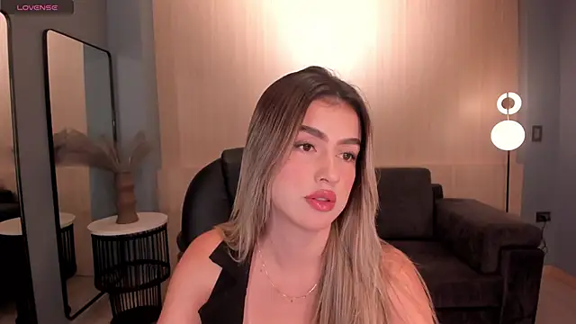 PaulinaSantos  online show from March 11, 7:25 pm