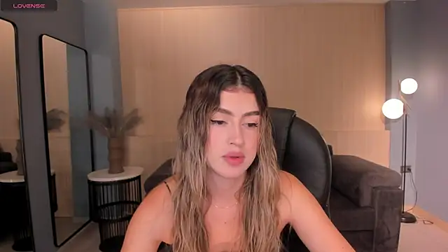 PaulinaSantos  online show from March 14, 7:44 pm