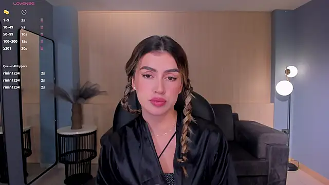 PaulinaSantos  online show from March 16, 1:38 am