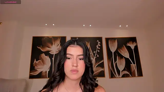 PaulinaSantos  online show from November 5, 7:36 pm