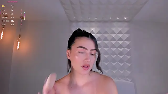 PaulinaSantos  online show from March 23, 7:51 pm