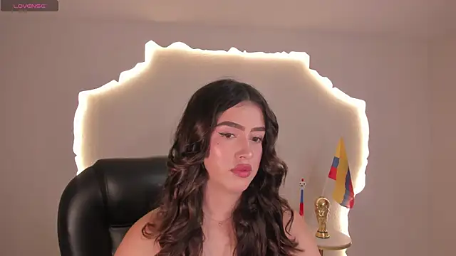 PaulinaSantos  online show from June 20, 8:22 pm