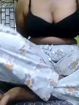 Tamilpriya46 online show from October 21, 4:51 pm