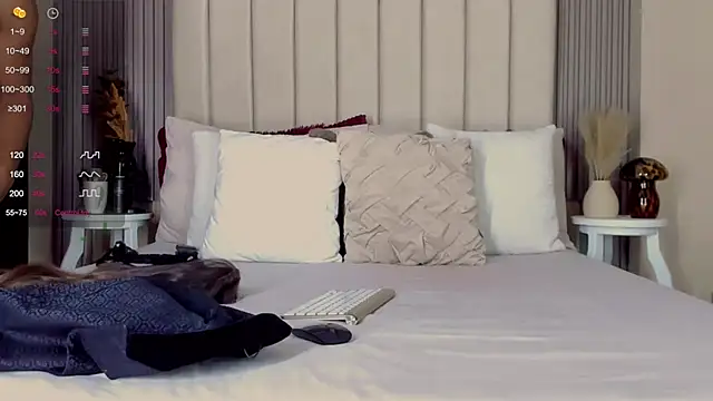 romina-brunette online show from March 3, 12:37 pm