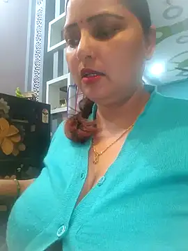 Snapshot of Dianaa9 chatting on February 6, 8:18 am Dianaa9 online show from February 6, 8:18 am
