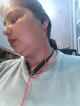Snapshot of Dianaa9 chatting on February 9, 2:18 pm Dianaa9 online show from February 9, 2:18 pm