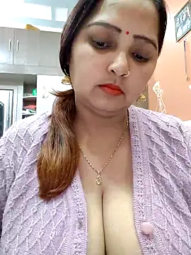 Snapshot of Dianaa9 chatting on February 24, 5:42 pm Dianaa9 online show from February 24, 5:42 pm