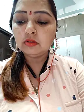 Snapshot of Dianaa9 chatting on February 26, 2:14 pm Dianaa9 online show from February 26, 2:14 pm