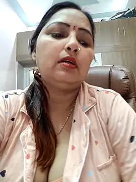 Snapshot of Dianaa9 chatting on February 27, 8:39 am Dianaa9 online show from February 27, 8:39 am