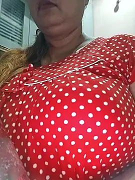 Snapshot of Dianaa9 chatting on October 3, 4:37 pm Dianaa9 online show from October 3, 4:37 pm
