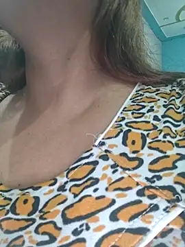 Snapshot of Dianaa9 chatting on October 7, 6:43 am Dianaa9 online show from October 7, 6:43 am