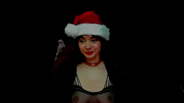 Snapshot of SophieCharm chatting on December 28, 4:41 am SophieCharm online show from December 28, 4:41 am