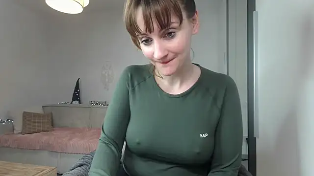 Snapshot of victoirenextdoor chatting on December 5, 9:28 pm victoirenextdoor online show from December 5, 9:28 pm