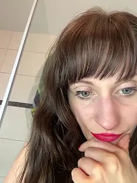 Snapshot of victoirenextdoor chatting on February 6, 8:56 pm victoirenextdoor online show from February 6, 8:56 pm