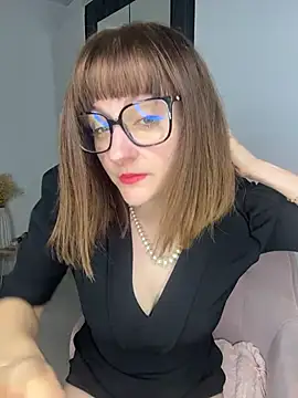 Snapshot of victoirenextdoor chatting on November 16, 5:40 pm victoirenextdoor online show from November 16, 5:40 pm