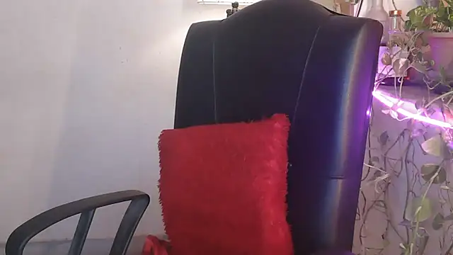 Black cat cutie online show from July 21, 5:10 am