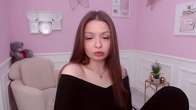 LucySkilar online show from December 5, 5:48 am