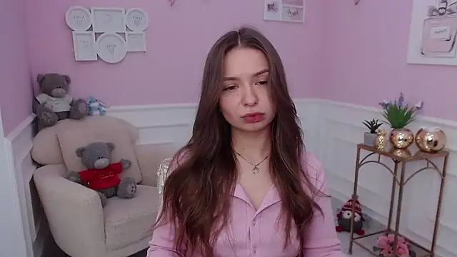 LucySkilar online show from September 12, 4:23 am