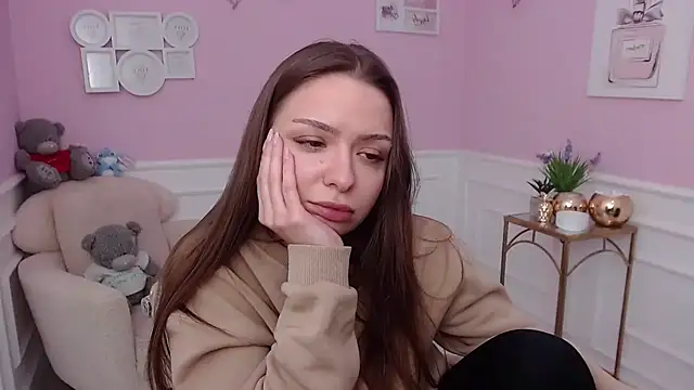 LucySkilar online show from December 14, 12:43 pm