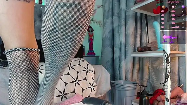 SaraMartins00 online show from December 4, 11:24 pm